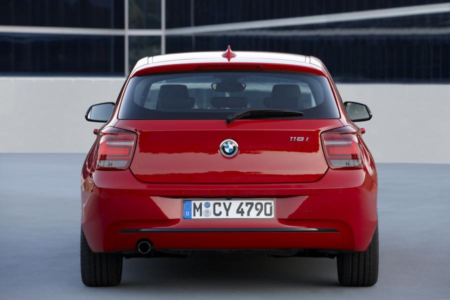 BMW 118i Sport Line 2011 года  (фото 182 из 185)